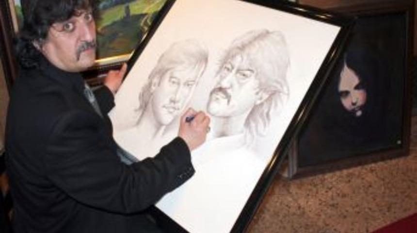 Kara kalem portre &ccedil;alışmasına, t&uuml;kenmez kalem a&ccedil;ılımı