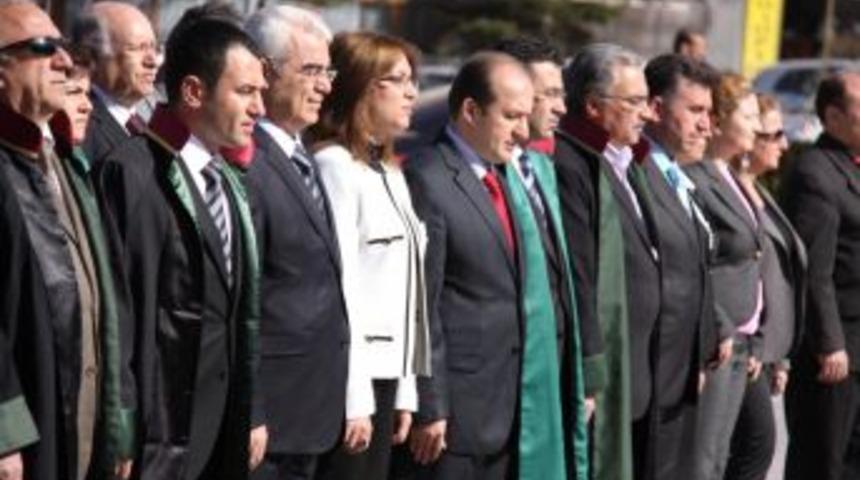Avukatlar g&uuml;n&uuml; kutlandı