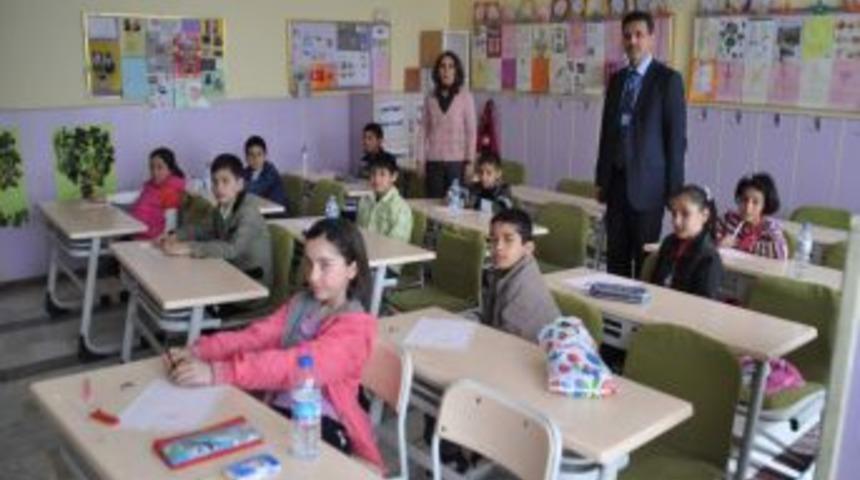 &Ouml;ğrenciler sayısal bilimler olimpiyatında başarılı olabilmek i&ccedil;in yarıştı