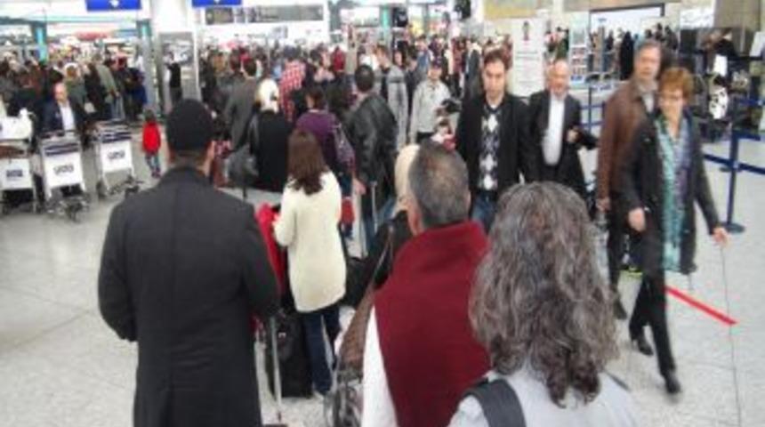 A&ccedil;ık Kapıda ilk '&ccedil;atlak'