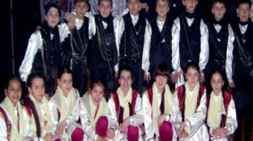 Yıldız Folklorcular b&ouml;lge ikincisi