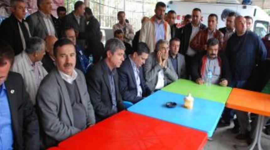 İş&ccedil;i sendika y&ouml;neticisini &ouml;ld&uuml;rd&uuml;