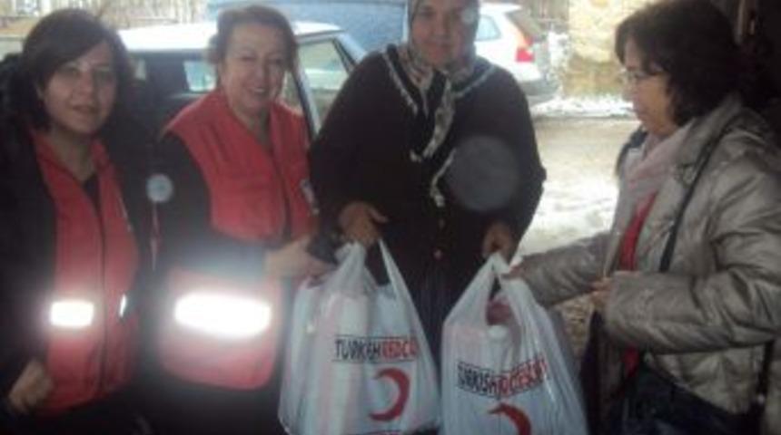 Kızılay Evi Yanan Aileye Sahip &Ccedil;ıktı