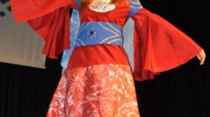 Mevlana&rsquo;nın 7 &ouml;ğ&uuml;d&uuml; 7 ayrı kıyafete d&ouml;n&uuml;şt&uuml;