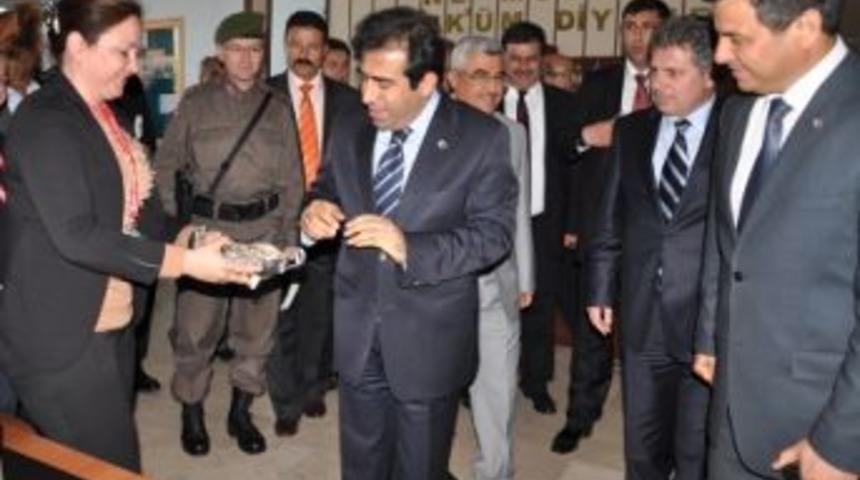 Vali G&uuml;zeloğlu Anamur&rsquo;da