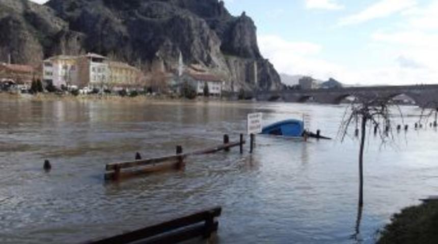 Kızılırmak Nehri Taştı