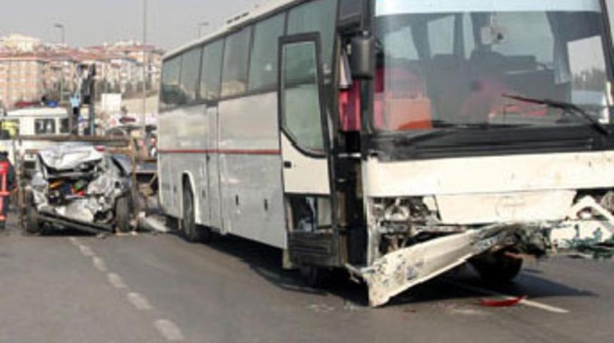 Otob&uuml;s dehşeti kamerada