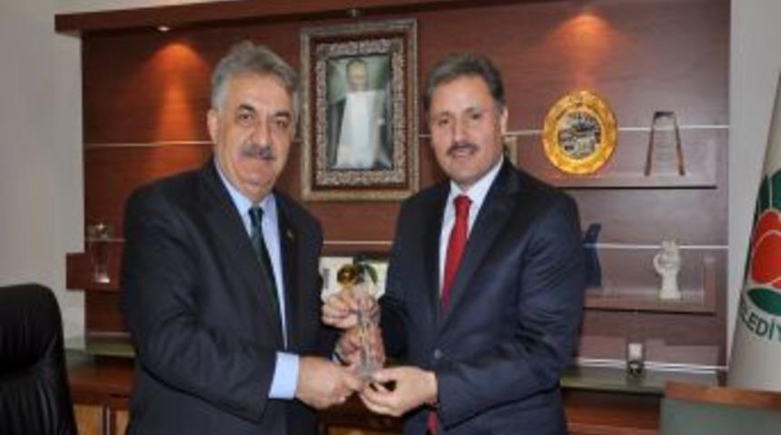 Bakan Yazıcı: Suriye'deki sınır kapılarına alternatif yollar buluyoruz