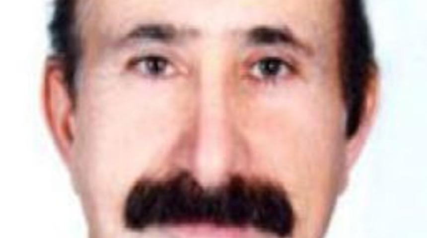 Başkent'te sokak k&ouml;pekleri y&uuml;r&uuml;y&uuml;ş yapan adamı par&ccedil;aladı