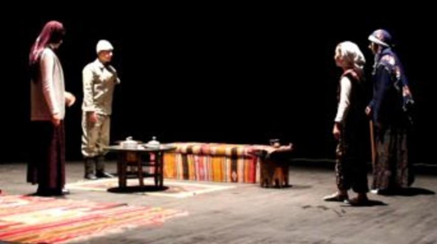 Alparslan Koleji &ouml;ğrencileri, &Ccedil;anakkale'nin isimsiz kahramanlarını andı