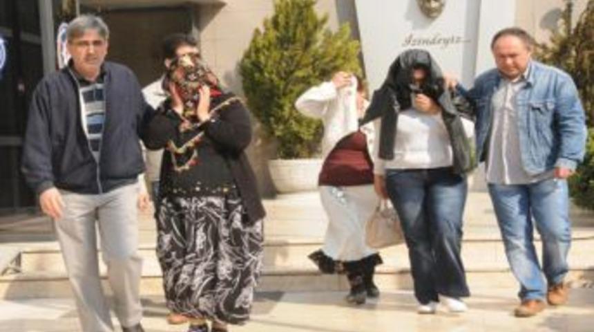 PVC kaplı c&uuml;zdanla kapıyı a&ccedil;ıp hırsızlık yapmışlar