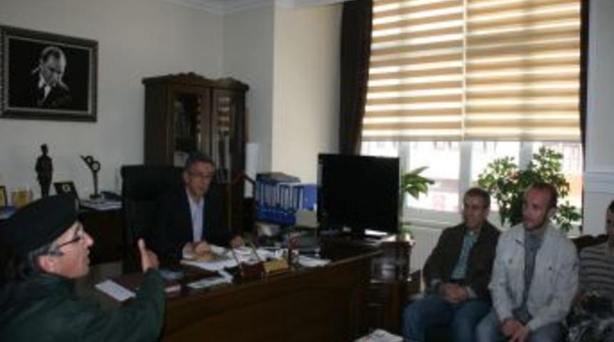 Y&uuml;r&uuml;yerek hacca giden Boşnak, Ankara'ya ulaştı