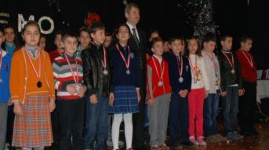 7. Erkul Matematik Olimpiyatı&rsquo;nda dereceye giren &ouml;ğrenciler madalyalarını aldı