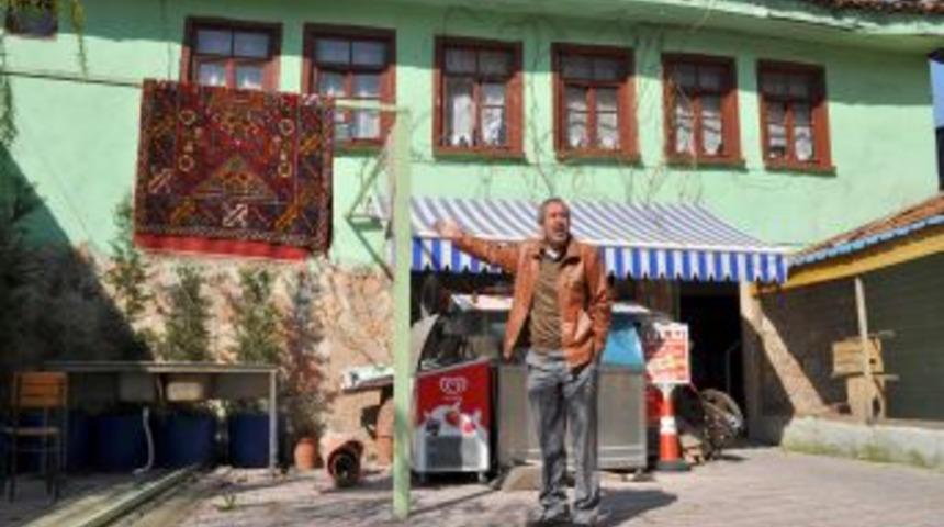 12 Eyl&uuml;l davasına delil olan g&uuml;nl&uuml;kleri &ccedil;alan zanlılar g&uuml;venlik kamerasında