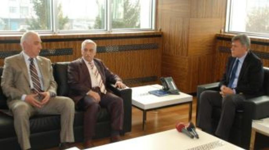 "Sigarayla alkole bağlı &ouml;l&uuml;mler fazla"