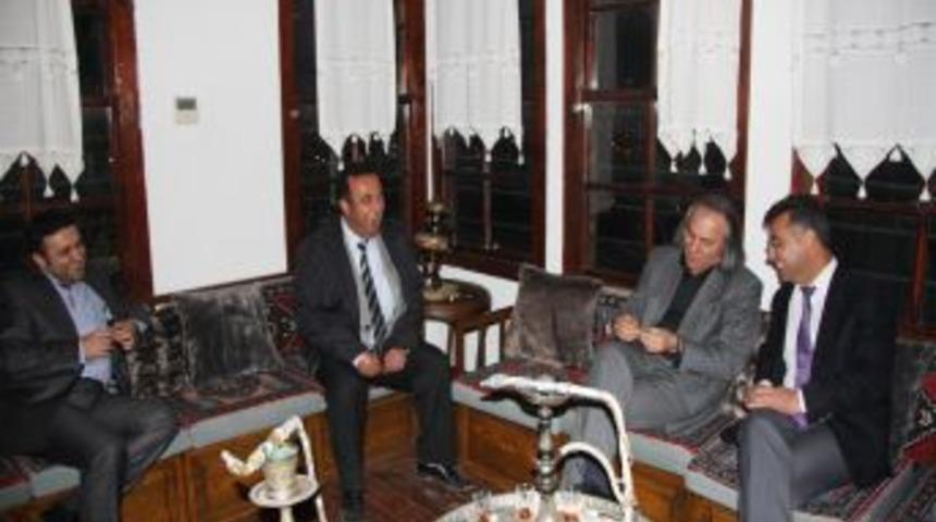 Siyaset Akademisinde T&uuml;rkiye&rsquo;nin toplumsal yapısı anlatıldı