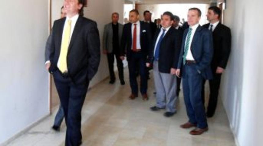 Van Cumhuriyet Başsavcısı Osman Nuri G&uuml;ler G&uuml;rpınar'da