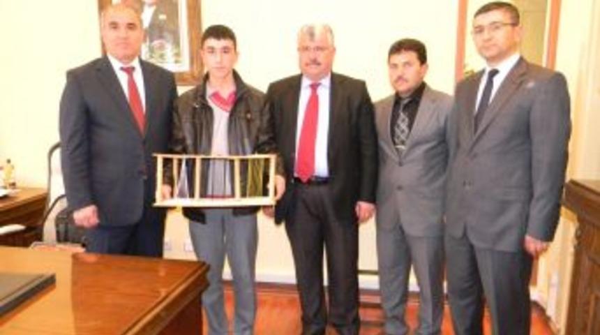 Sorgun&rsquo;da başarılı &ouml;ğrenciler Kaymakam Kılı&ccedil;&rsquo;ı ziyaret etti