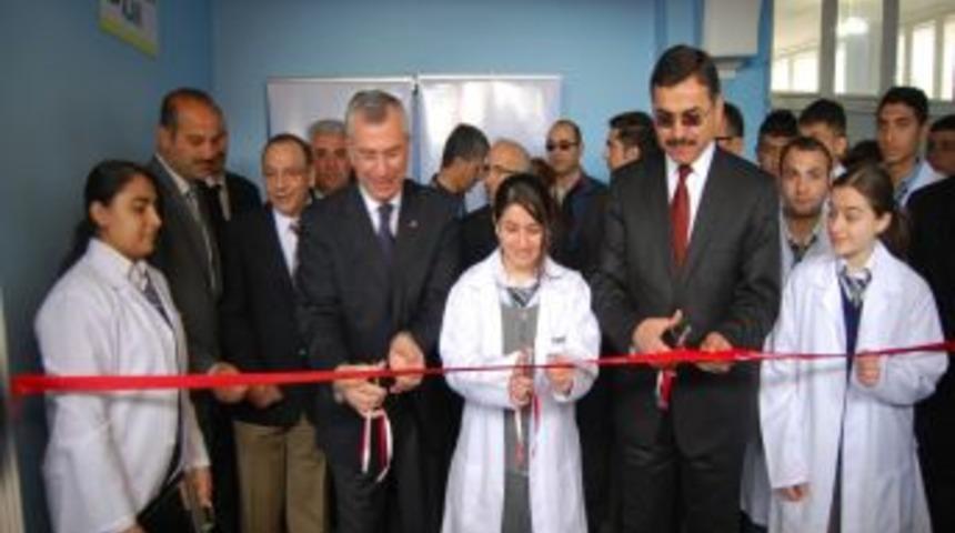 T&Uuml;PRAŞ&rsquo;ın Batman'da yaptırdığı kimya laboratuvarı a&ccedil;ıldı