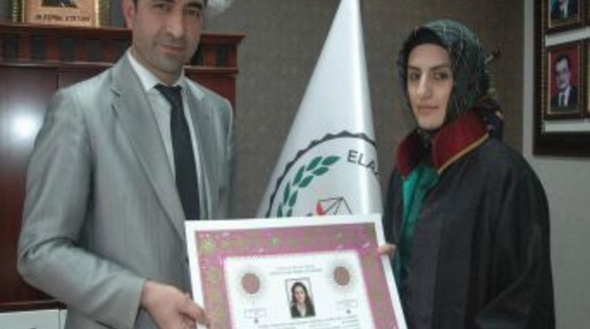 Baş&ouml;rt&uuml;l&uuml; Avukat Elazığ Barosu'ndan Ruhsat Aldı