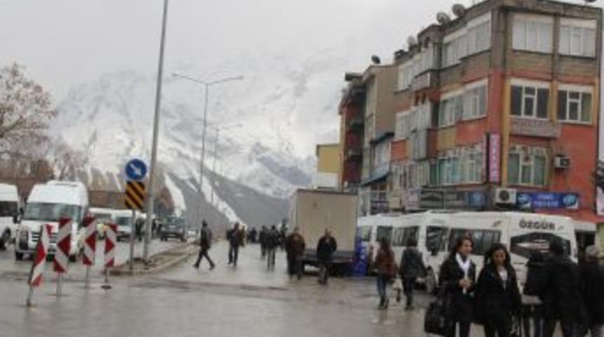 Hakkari'de Bir G&uuml;nde D&ouml;rt Mevsim