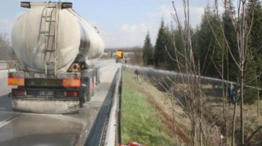 Tem Otoyolu'nda Yağ Y&uuml;kl&uuml; Tankerin Lastikleri Tutuştu