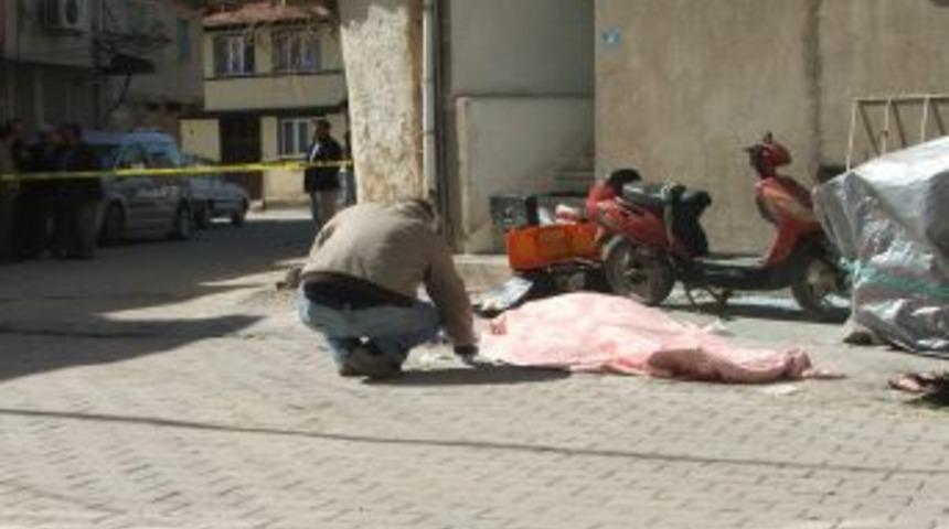 Yangında Dumandan Zehirlenen Kadın &Ouml;ld&uuml;