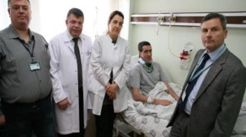 Boynu Kırık Gen&ccedil; Ameliyat Oldu