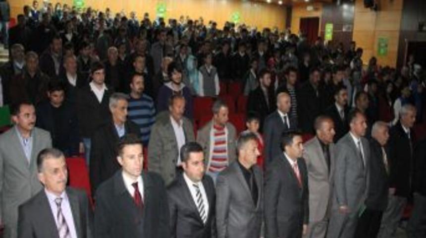 Hakkari'de Gazetecilerin D&uuml;zenlediği Panele B&uuml;y&uuml;k İlgi