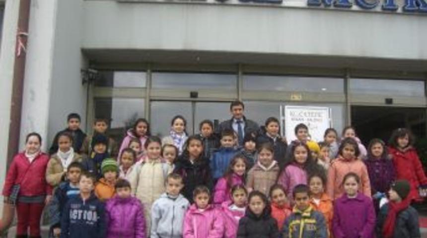 Bilgi Evlerinin Başarılı Minikleri Tiyatroyla &Ouml;d&uuml;llendirildi