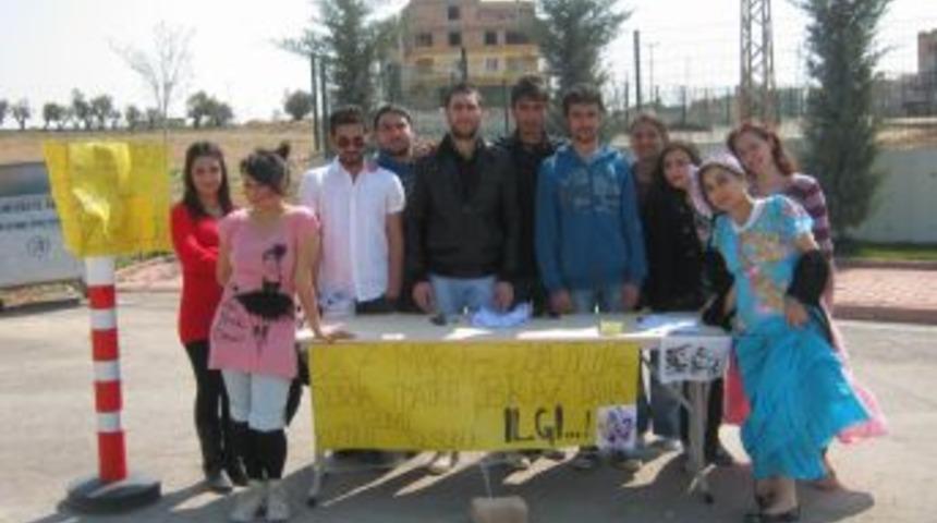 &Uuml;niversitede D&uuml;nya Tiyatrolar G&uuml;n&uuml; Kutlandı