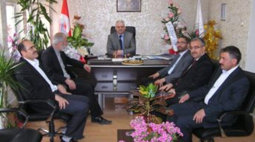 M&uuml;siad'dan Sağlık M&uuml;d&uuml;r&uuml; Nail Umay'a Ziyaret