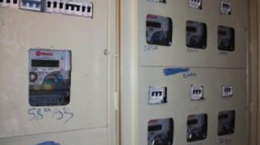 Elektrik kontağından &ccedil;ıkan yangınlar 'ka&ccedil;ak akım r&ouml;lesi'yle engellenebilir