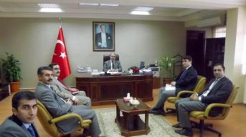 Eğitim-Bir-Sen &uuml;yeleri, Vali &Ccedil;ınar'ı ziyaret etti