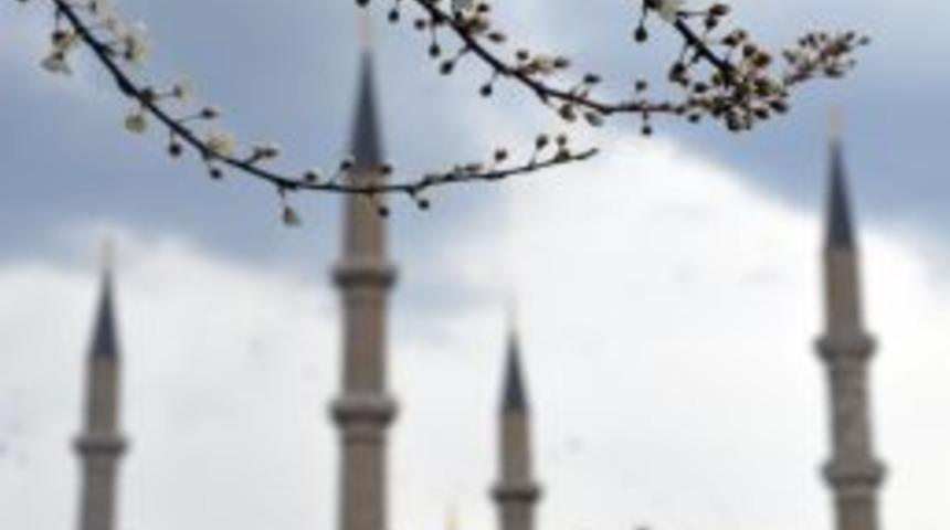 Bahar Selimiye&rsquo;ye ayrı bir g&uuml;zellik kattı