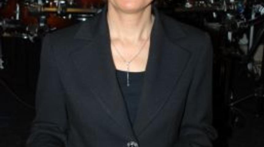 İ&ccedil;inde tenis kortu olan spor tesisi istiyorlar