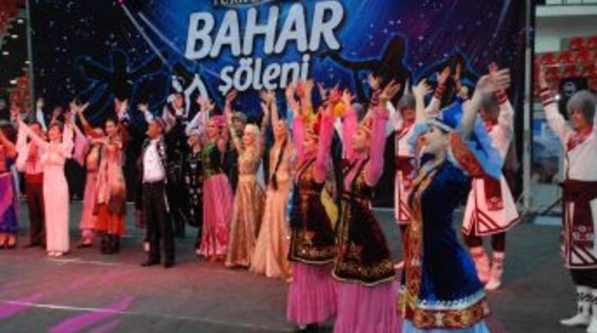 Kayseri&rsquo;de reng&acirc;renk bahar ş&ouml;leni yaşandı