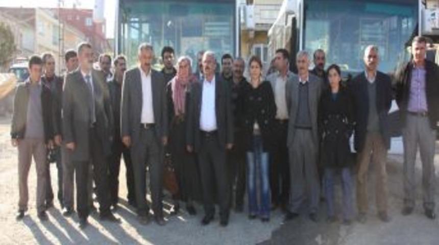 Ergani Belediyesi Filosuna Kattığı Yeni Araçları Tanıttı