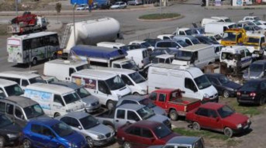 Eds Otoparkları Doldurdu