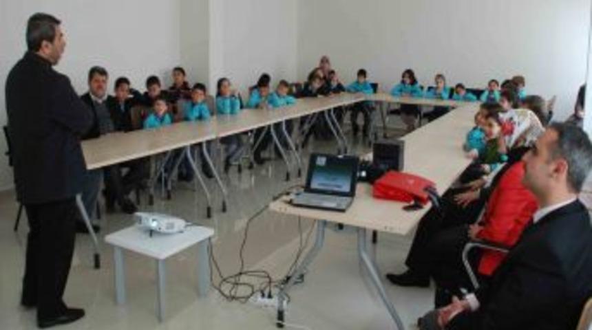 Midyat'ta "zararlı Alışkanlıklar" Semineri D&uuml;zenlendi