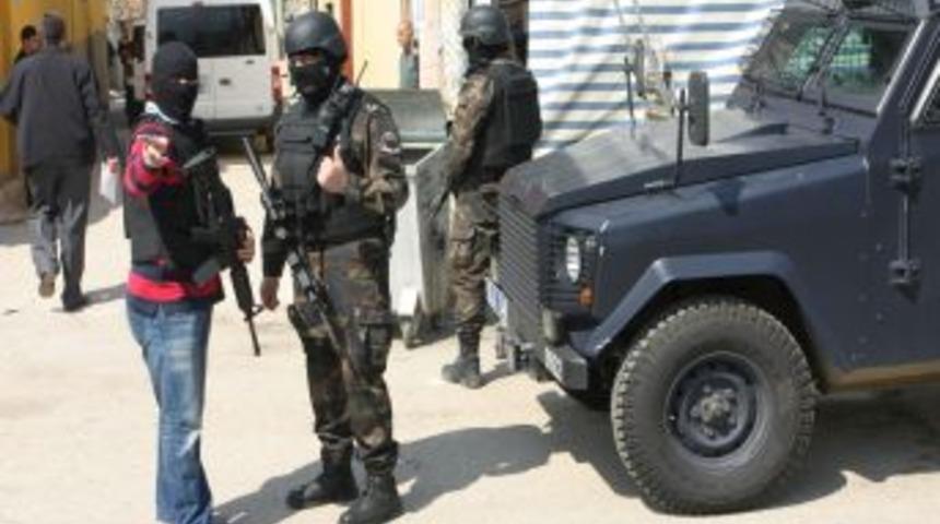 Adana'da El Kaide operasyonu: 6 g&ouml;zaltı