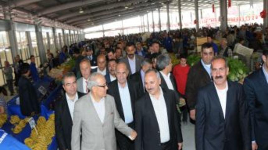 Tarsus Belediyesi'nin yeni sabit semt pazarı a&ccedil;ıldı