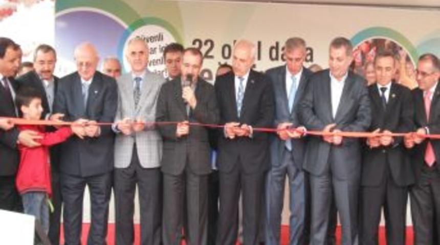 Din&ccedil;er: Halkımız, Milli Eğitim Bakanlığı'na g&uuml;venmeli