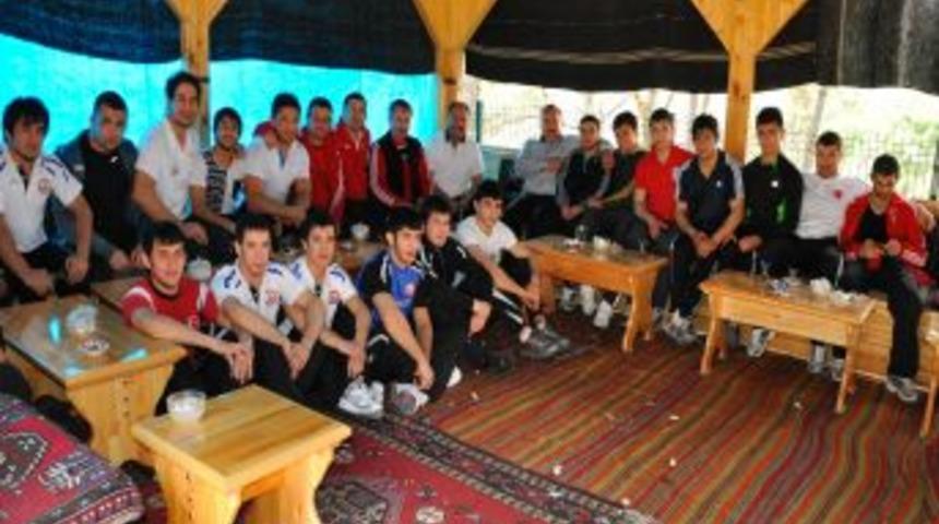 Grekoromen Gen&ccedil; Milli G&uuml;reş Takımı Amasya&rsquo;da kampa girdi