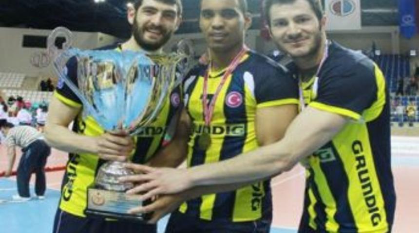 Voleybolda T&uuml;rkiye Kupası, Galatasaray'ı 3 - 1 yenen Fenerbah&ccedil;e'nin