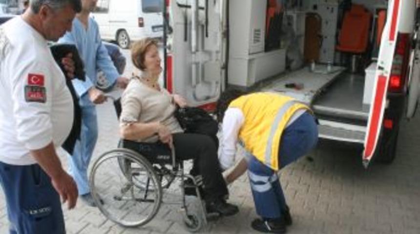 D&uuml;zce'de Trafik Kazası: 5 Yaralı