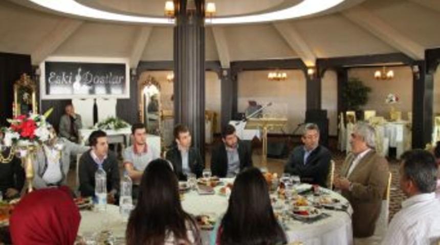 Saffet Arslan: D&uuml;r&uuml;st olursanız manevi desteği de arkanıza alırsınız