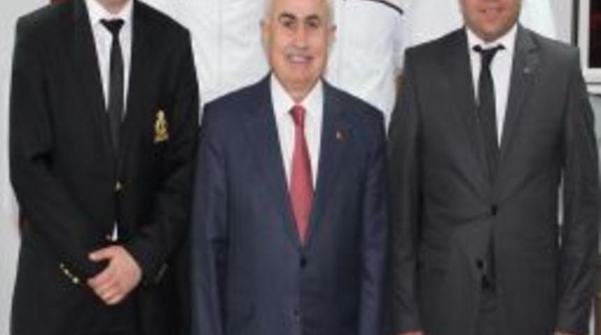 Sporcular Vali Şahinden destek istedi.