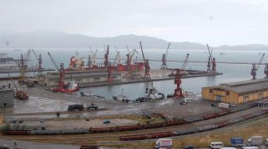 Bandırma Limanı'nda ge&ccedil;en yıl 4 milyon 102 bin ton y&uuml;k elle&ccedil;lendi