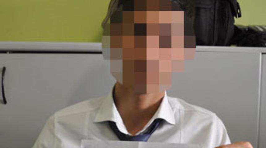 Dayak yiyen &ouml;ğrenci okuldan uzaklaştırıldı